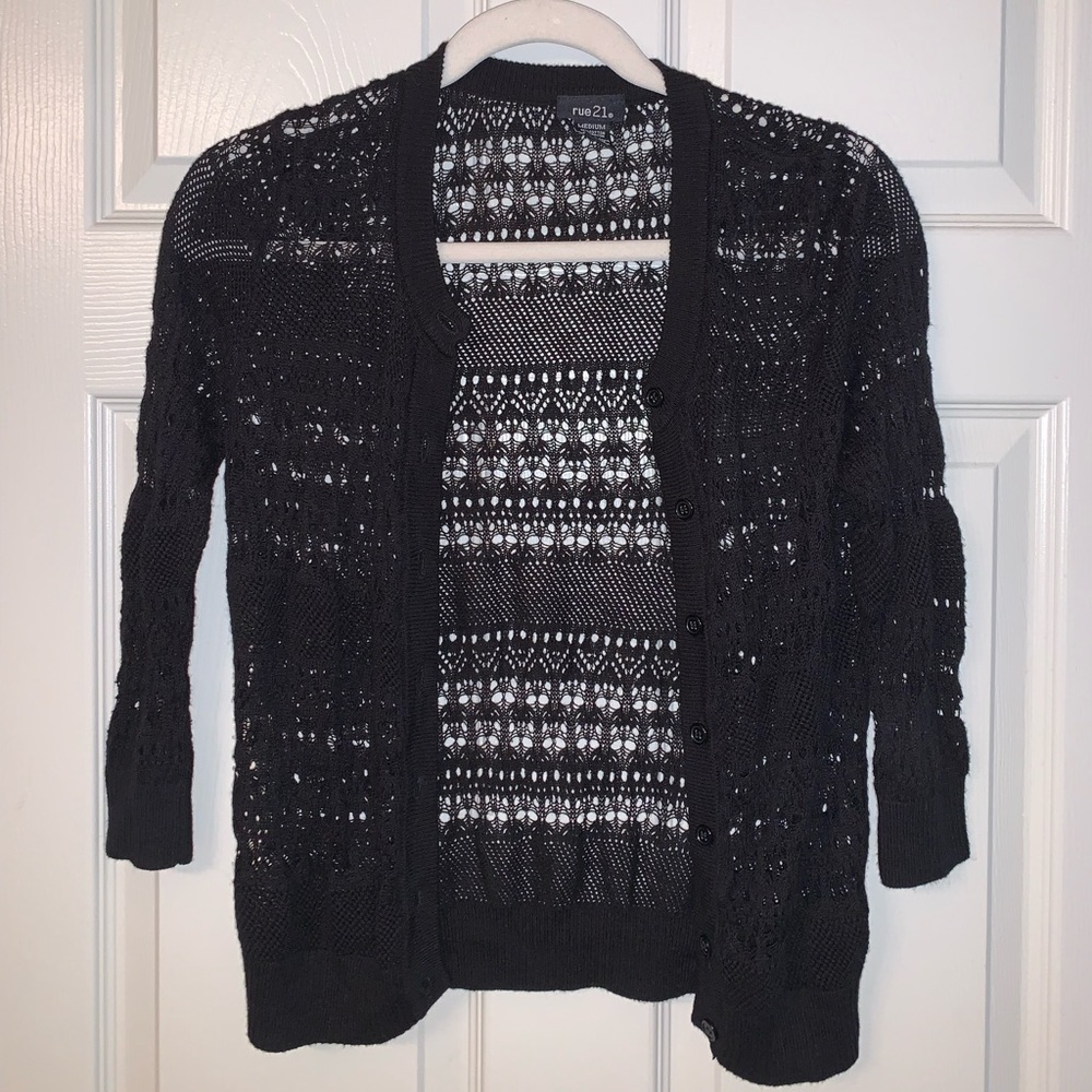 Brand: Rue 21, Size: Medium (Can fit as Small), Color: Black